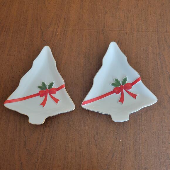 Set of 2 Mount Clemens Pottery Christmas Tree Red Ribbon Plate Dish Small Tray - Picture 1 of 10